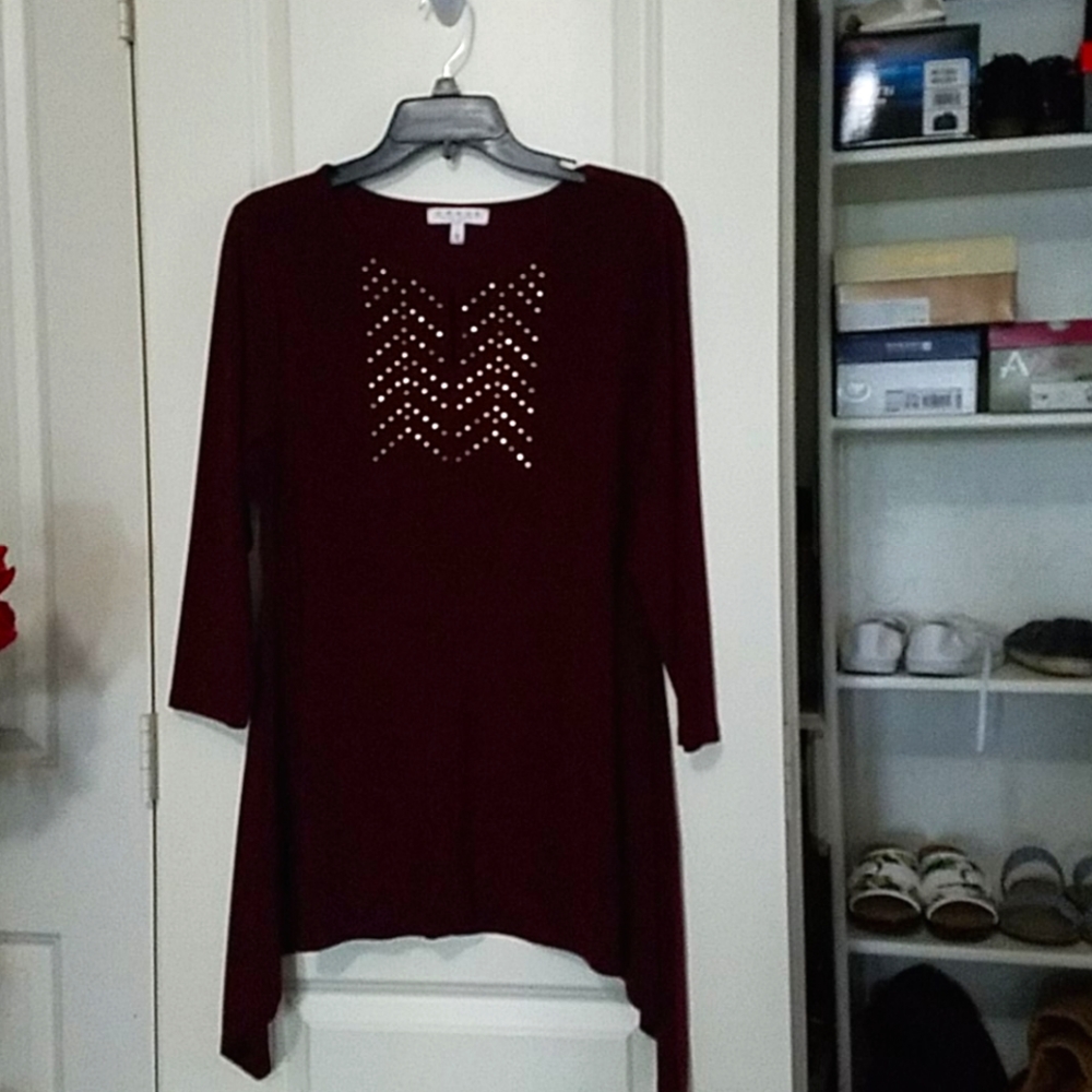 Maroon polyester spandex shark-bite tunic LG
